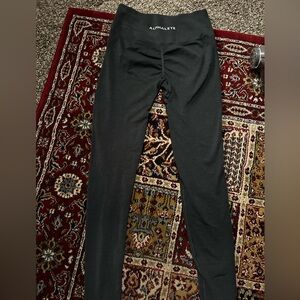 Alphalete Amplify Leggings (M) in dark gray